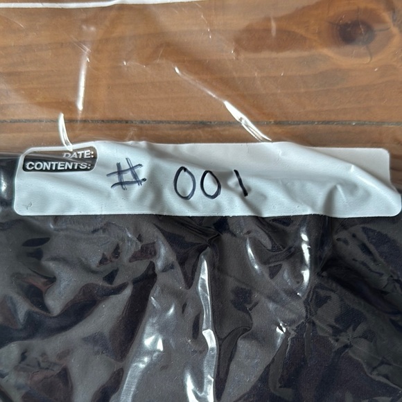 American Eagle Outfitters Black Short Sleeve Tee womens medium v neck - Picture 10 of 11